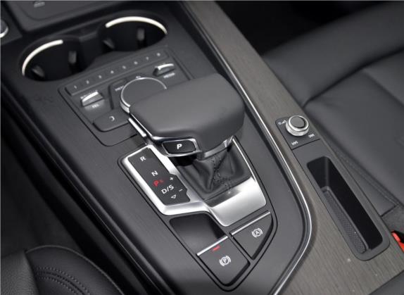 奥迪A5 2019款 Coupe 40 TFSI 时尚型 国V 中控类   挡把