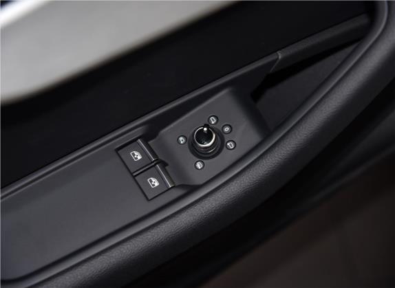 奥迪A5 2019款 Coupe 45 TFSI quattro 运动型 国V 车厢座椅   门窗控制