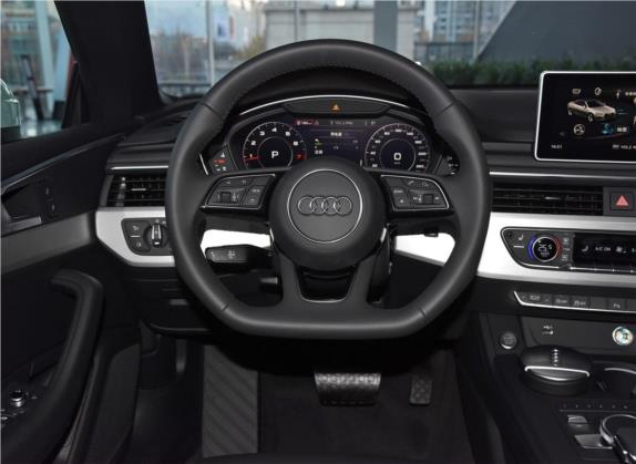 奥迪A5 2019款 Cabriolet 45 TFSI quattro 运动型 国V 中控类   驾驶位