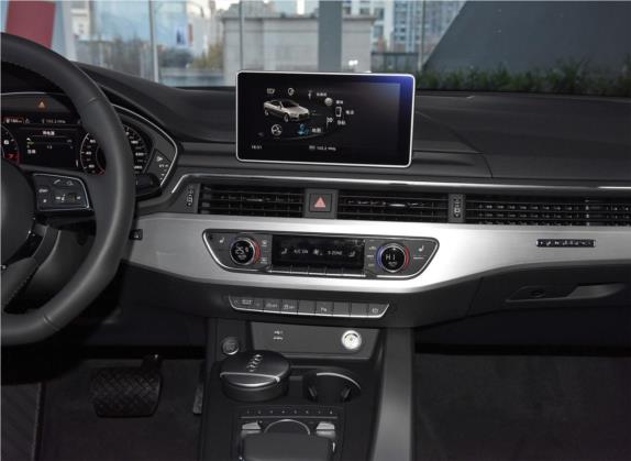 奥迪A5 2019款 Cabriolet 45 TFSI quattro 运动型 国V 中控类   中控台