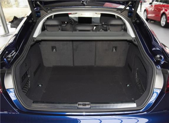 奥迪A5 2021款 Sportback 40 TFSI 时尚致雅型 车厢座椅   后备厢