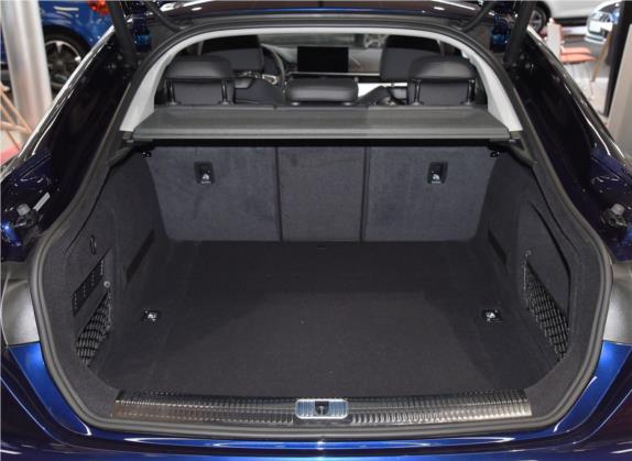 奥迪A5 2021款 Sportback 40 TFSI quattro 豪华致雅型 车厢座椅   后备厢