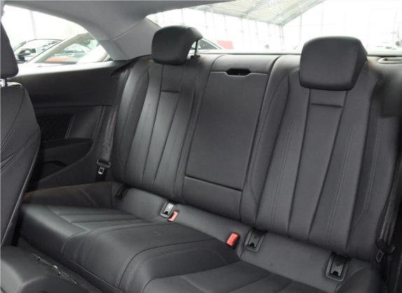 奥迪A5 2021款 Coupe 45 TFSI quattro 臻选动感型 车厢座椅   后排空间