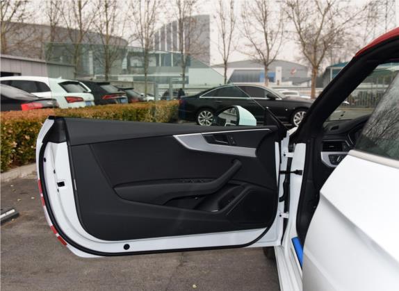 奥迪A5 2021款 Cabriolet 40 TFSI 时尚动感型 车厢座椅   前门板