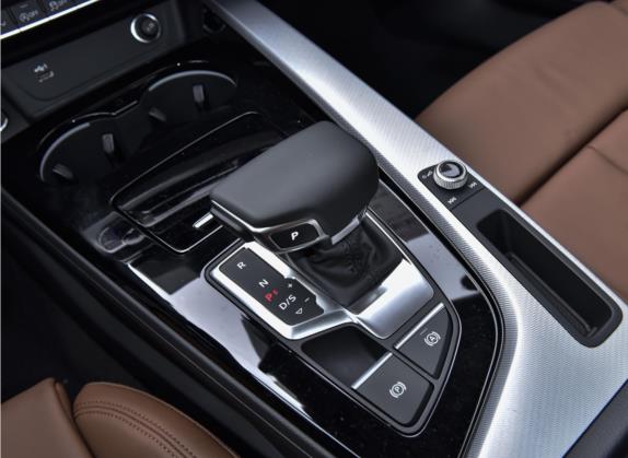奥迪A5 2022款 Sportback 40 TFSI 时尚致雅型 中控类   挡把