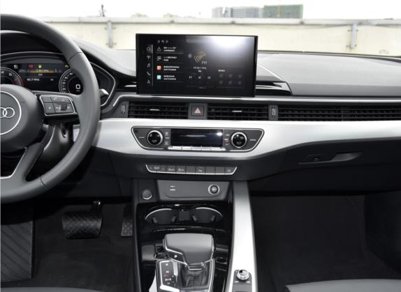 奥迪A5 2022款 Cabriolet 40 TFSI 时尚动感型 中控类   中控台