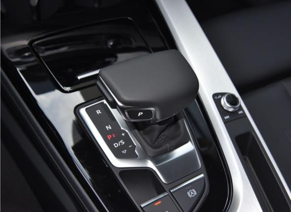 奥迪A5 2023款 Sportback 45 TFSI quattro 臻选动感型 中控类   挡把