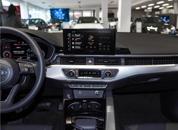奥迪A5 2023款 Coupe 40 TFSI 时尚动感型 中控类   中控台