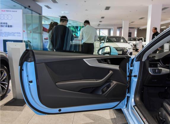 奥迪A5 2023款 Coupe 40 TFSI 时尚动感型 车厢座椅   前门板