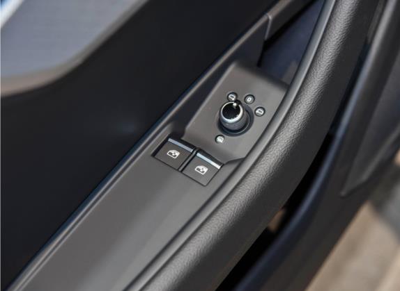奥迪A5 2023款 Coupe 40 TFSI 时尚动感型 车厢座椅   门窗控制