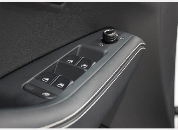 奥迪Q5(进口) 2010款 2.0TFSI 运动版 车厢座椅   门窗控制