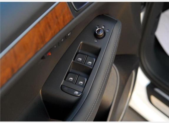 奥迪Q5(进口) 2010款 3.2FSI 运动版 车厢座椅   门窗控制