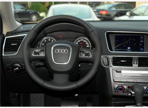 奥迪Q5(进口) 2010款 2.0TFSI 越野版 中控类   驾驶位