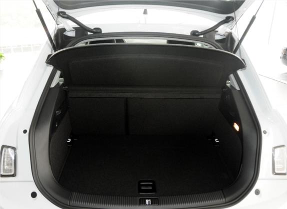 奥迪A1 2012款 1.4 TFSI Urban 车厢座椅   后备厢