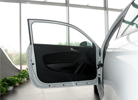 奥迪A1 2012款 1.4 TFSI Urban 车厢座椅   前门板