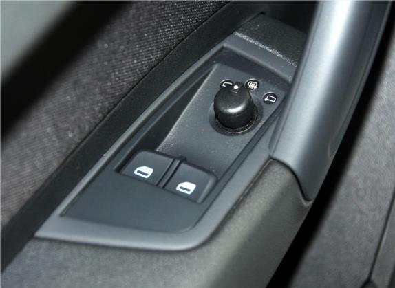 奥迪A1 2012款 1.4 TFSI Urban 车厢座椅   门窗控制