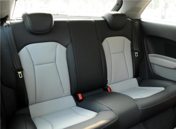 奥迪A1 2012款 1.4 TFSI Ego 车厢座椅   后排空间