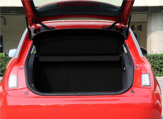 奥迪A1 2012款 1.4 TFSI Ego 车厢座椅   后备厢