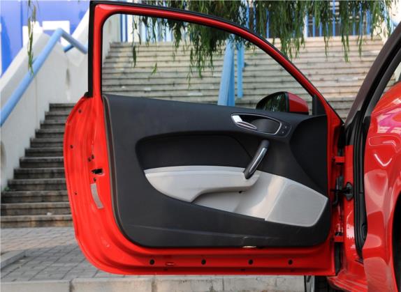 奥迪A1 2012款 1.4 TFSI Ego 车厢座椅   前门板