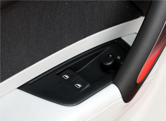奥迪A1 2012款 1.4 TFSI Ego 车厢座椅   门窗控制
