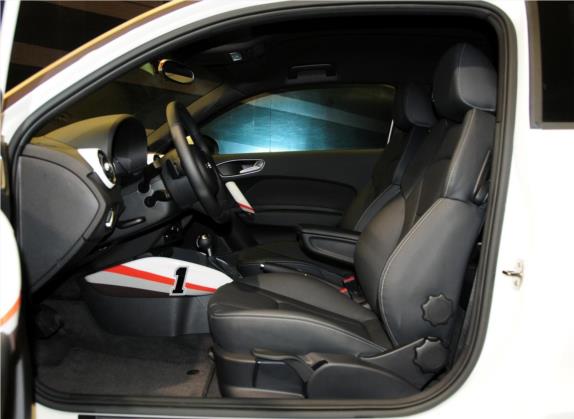奥迪A1 2012款 1.4 TFSI Ego plus 车厢座椅   前排空间