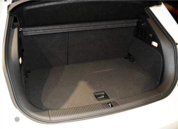 奥迪A1 2012款 1.4 TFSI Ego plus 车厢座椅   后备厢
