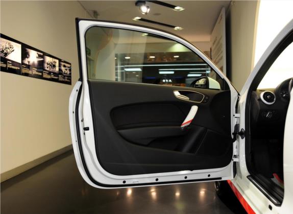奥迪A1 2012款 1.4 TFSI Ego plus 车厢座椅   前门板