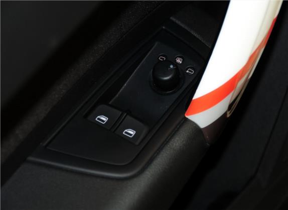 奥迪A1 2012款 1.4 TFSI Ego plus 车厢座椅   门窗控制