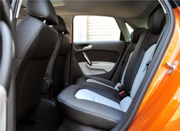 奥迪A1 2013款 30 TFSI Sportback Ego plus 车厢座椅   后排空间