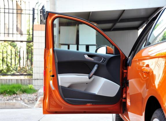 奥迪A1 2013款 30 TFSI Sportback Ego plus 车厢座椅   前门板