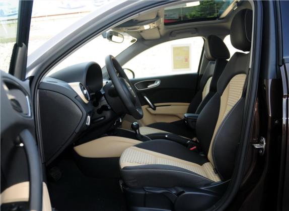 奥迪A1 2013款 30 TFSI Sportback Ego 车厢座椅   前排空间