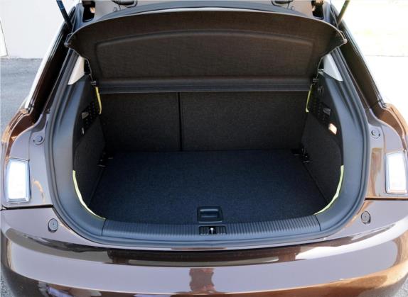 奥迪A1 2013款 30 TFSI Sportback Ego 车厢座椅   后备厢
