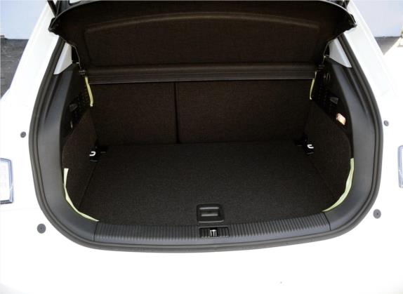 奥迪A1 2013款 30 TFSI Sportback Urban 车厢座椅   后备厢
