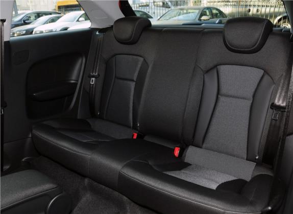 奥迪A1 2013款 30 TFSI 中国限量版 Ego 车厢座椅   后排空间