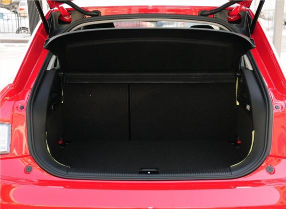 奥迪A1 2013款 30 TFSI 中国限量版 Ego 车厢座椅   后备厢