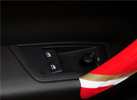 奥迪A1 2013款 30 TFSI 中国限量版 Ego 车厢座椅   门窗控制