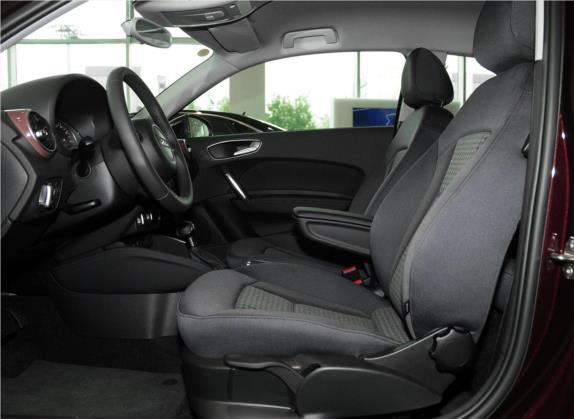 奥迪A1 2014款 30 TFSI 技术型 车厢座椅   前排空间
