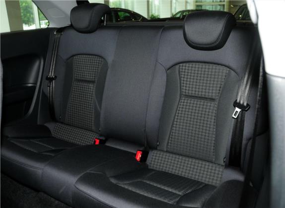 奥迪A1 2014款 30 TFSI 技术型 车厢座椅   后排空间