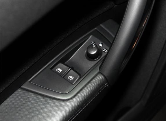奥迪A1 2014款 30 TFSI 技术型 车厢座椅   门窗控制
