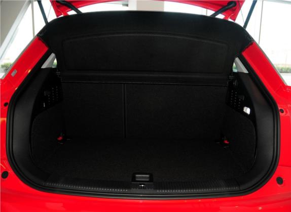 奥迪A1 2014款 30 TFSI 舒适型 车厢座椅   后备厢