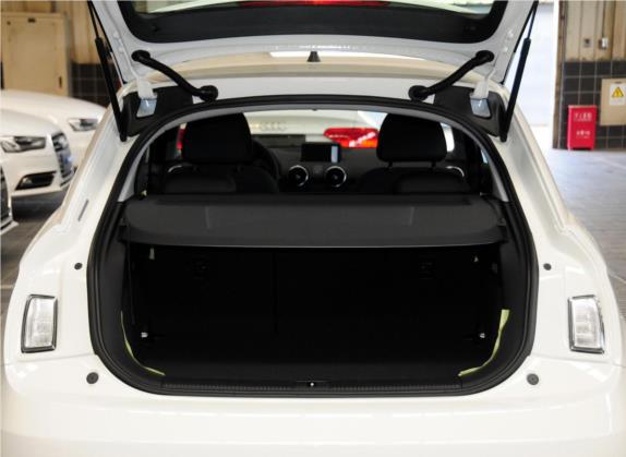 奥迪A1 2014款 30 TFSI Sportback时尚型 车厢座椅   后备厢