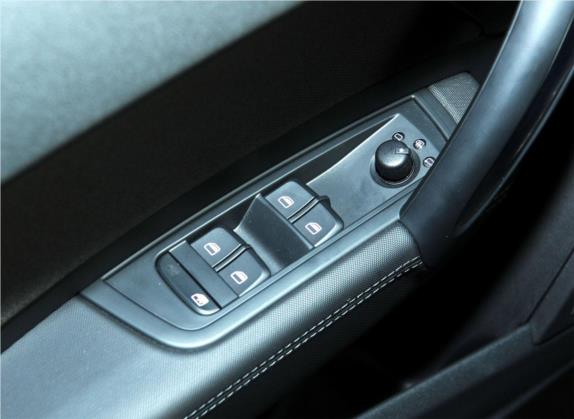 奥迪A1 2014款 30 TFSI Sportback技术型 车厢座椅   门窗控制