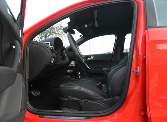 奥迪A1 2016款 30 TFSI Sportback S Line运动版 车厢座椅   前排空间