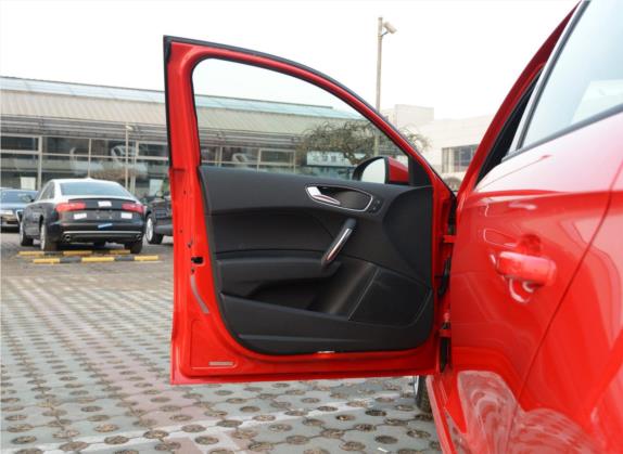 奥迪A1 2016款 30 TFSI Sportback S Line运动版 车厢座椅   前门板