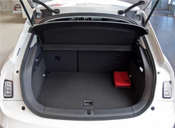 奥迪A1 2016款 30 TFSI Sportback Design风尚版 车厢座椅   后备厢