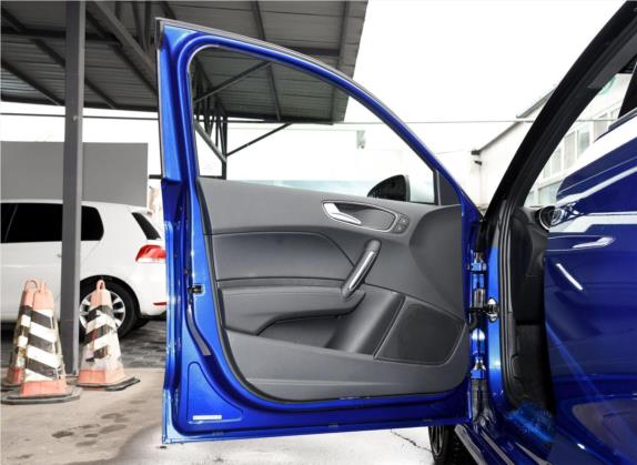 奥迪A1 2018款 30 TFSI 限量典藏版 车厢座椅   前门板