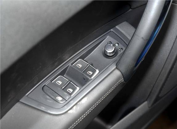奥迪A1 2018款 30 TFSI 限量典藏版 车厢座椅   门窗控制