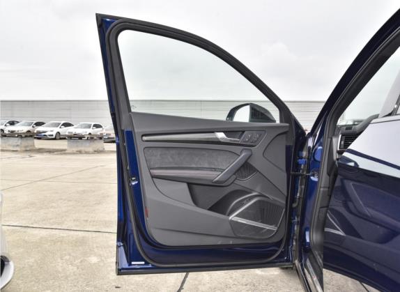 奥迪SQ5 Sportback 2023款 3.0 TFSI quattro 车厢座椅   前门板