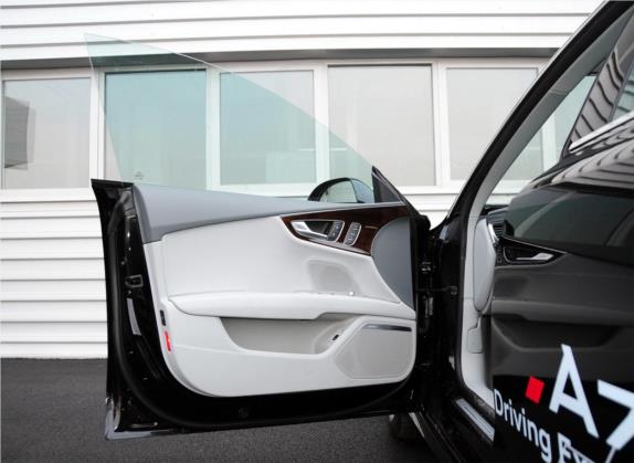 奥迪A7 2013款 50 TFSI quattro豪华型 车厢座椅   前门板