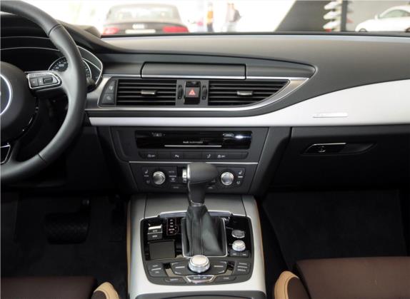 奥迪A7 2014款 50 TFSI quattro 豪华型 中控类   中控台